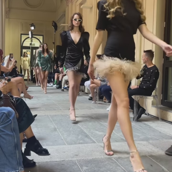 Meet your Posher, Camille - Picture 1 of 1